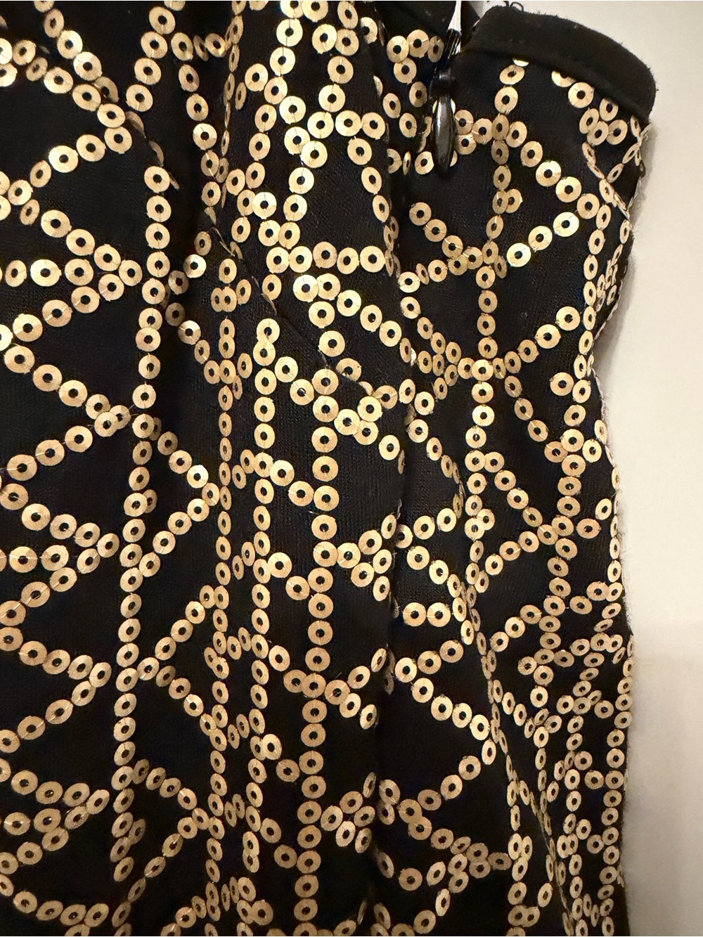 Laundry by Shelli Segal black & gold geometric sequined tank dress W/racerback. - Picture 4 of 8
